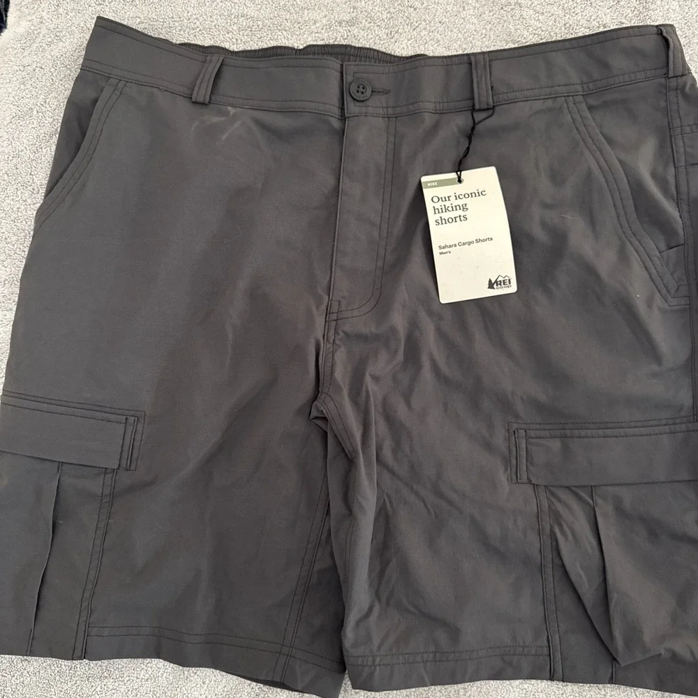 REI Co Op Shorts Mens 40 Gray Hybrid Cargo Performance Outdoor NWT
